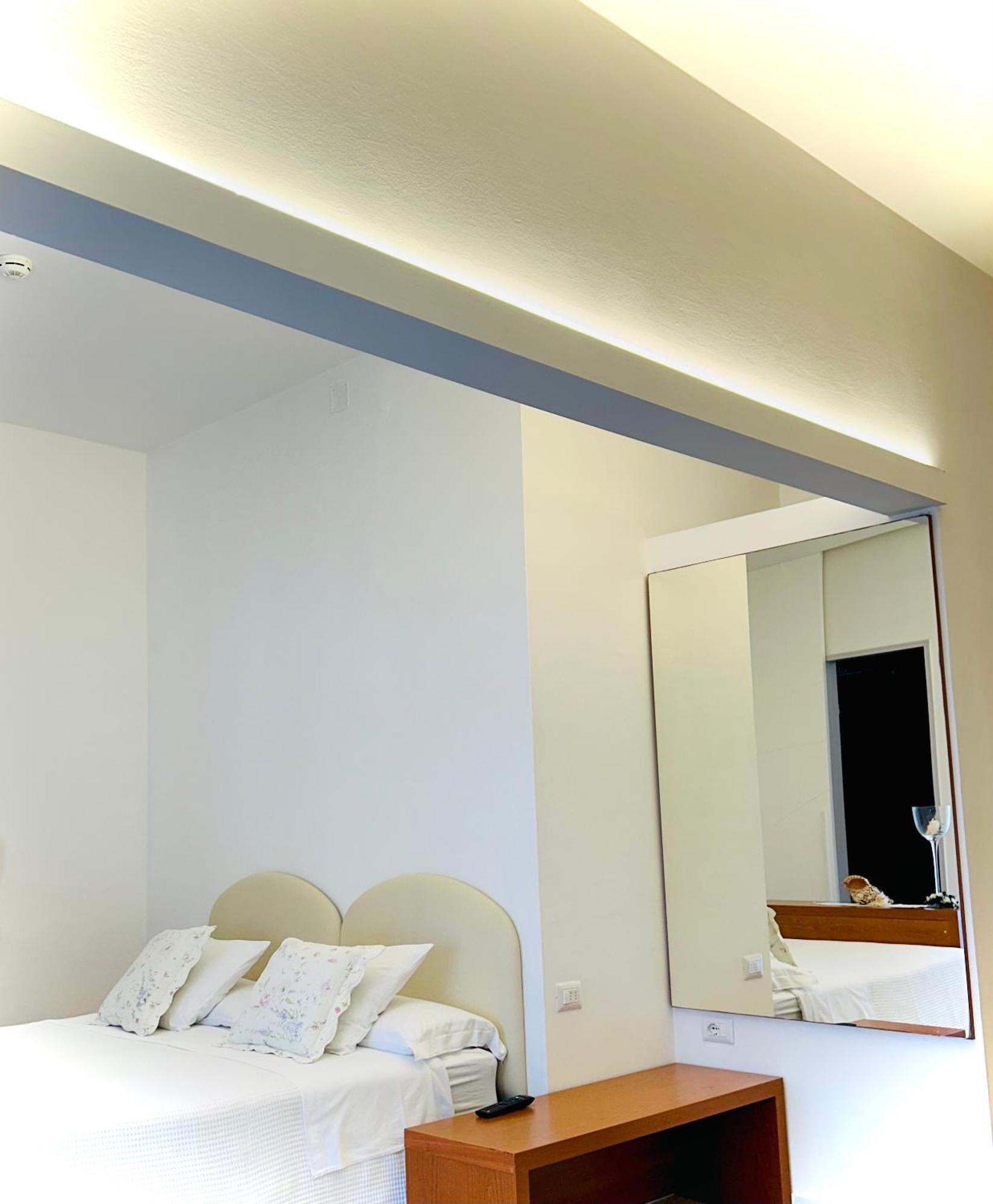 Hotel Pinocchio Католика Екстериор снимка